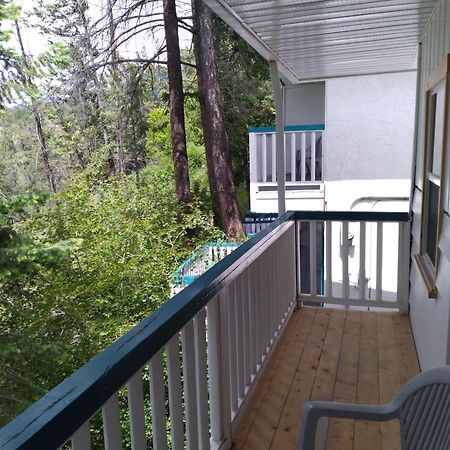 Appletree Inn Radium Hot Springs Extérieur photo