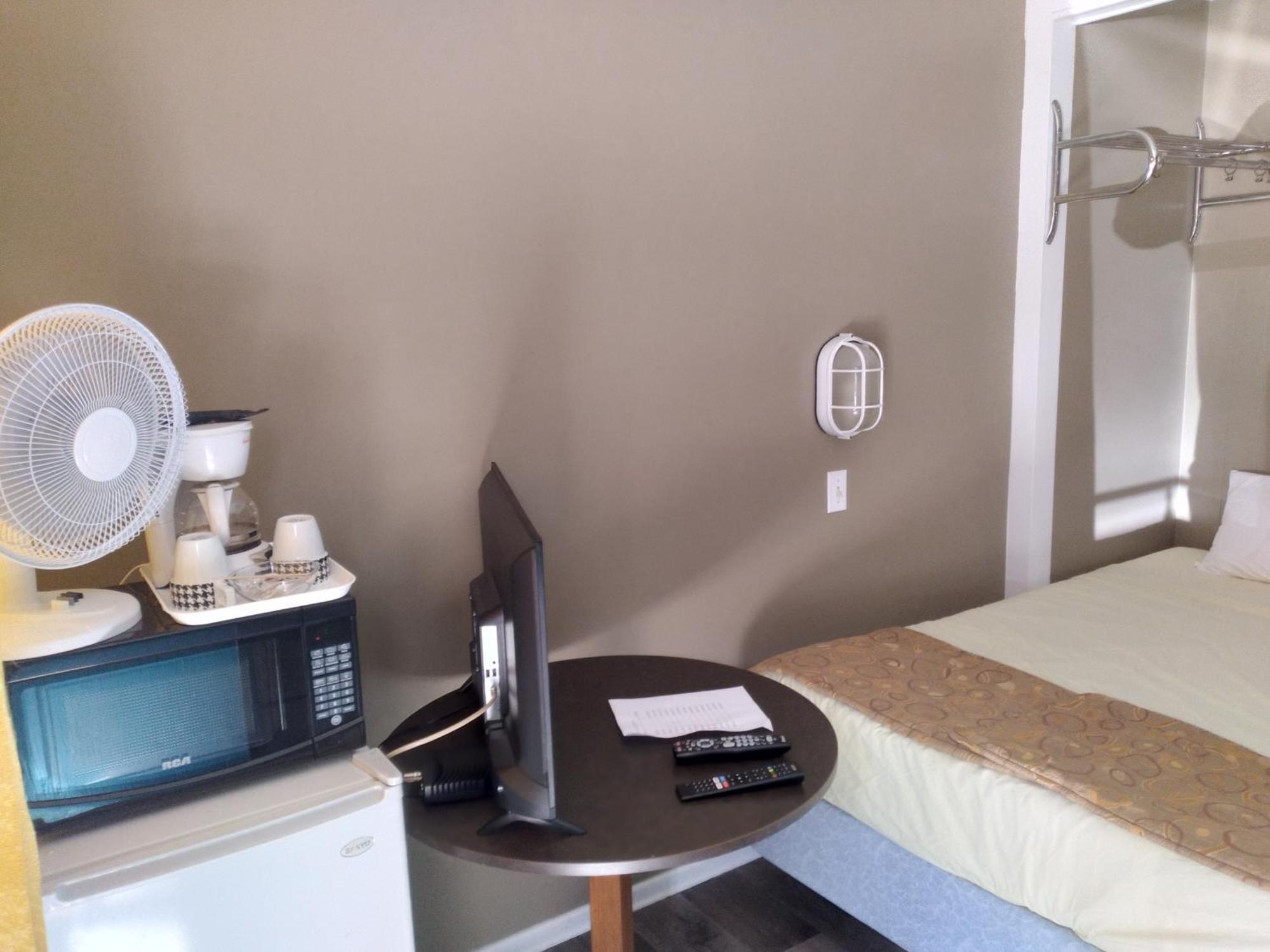 Appletree Inn Radium Hot Springs Chambre photo